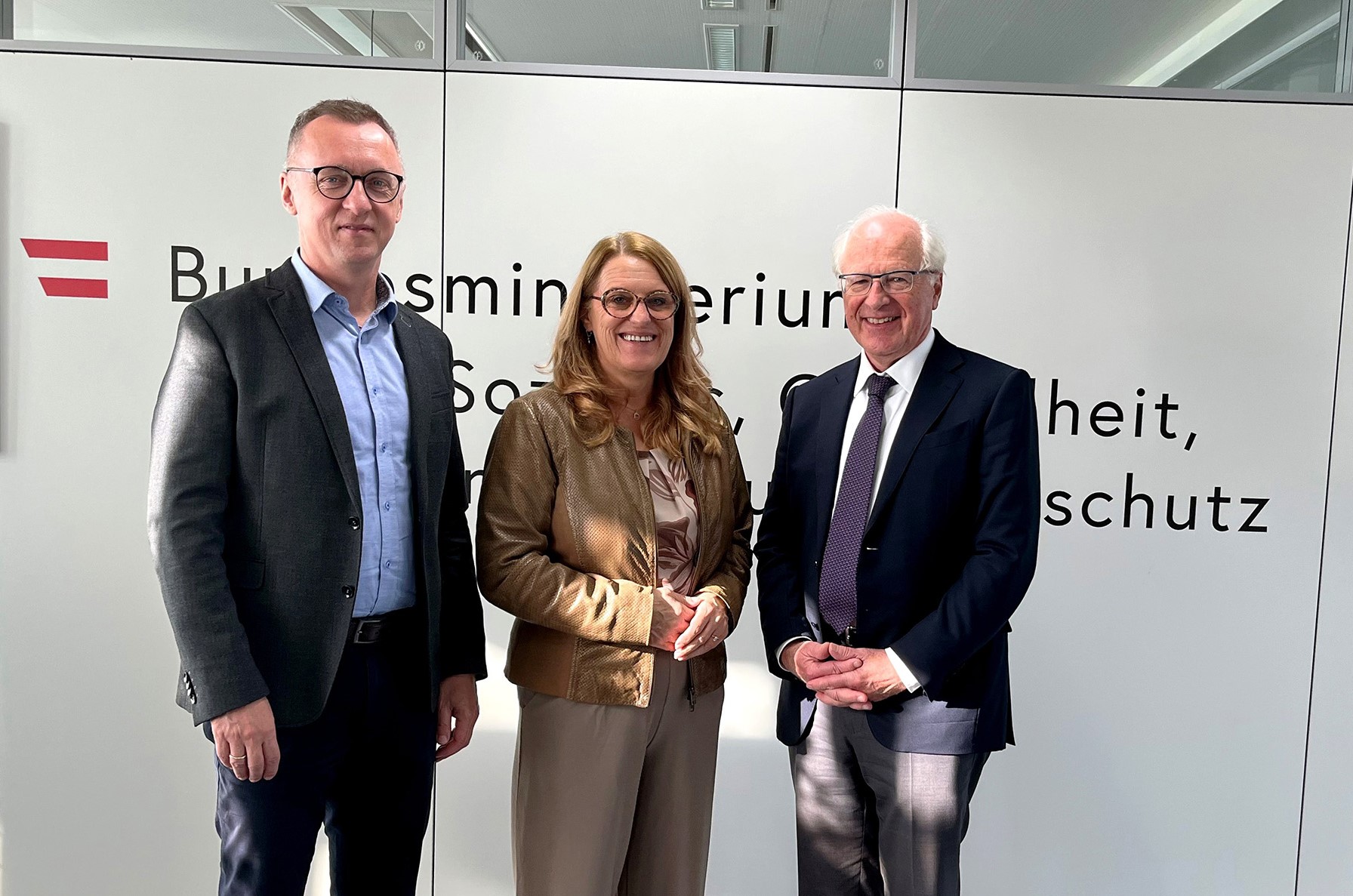 Titelbild für: Vetreter der Ordensspitäler bei Staatssekretärin Ulrike Königeberger-Ludwig